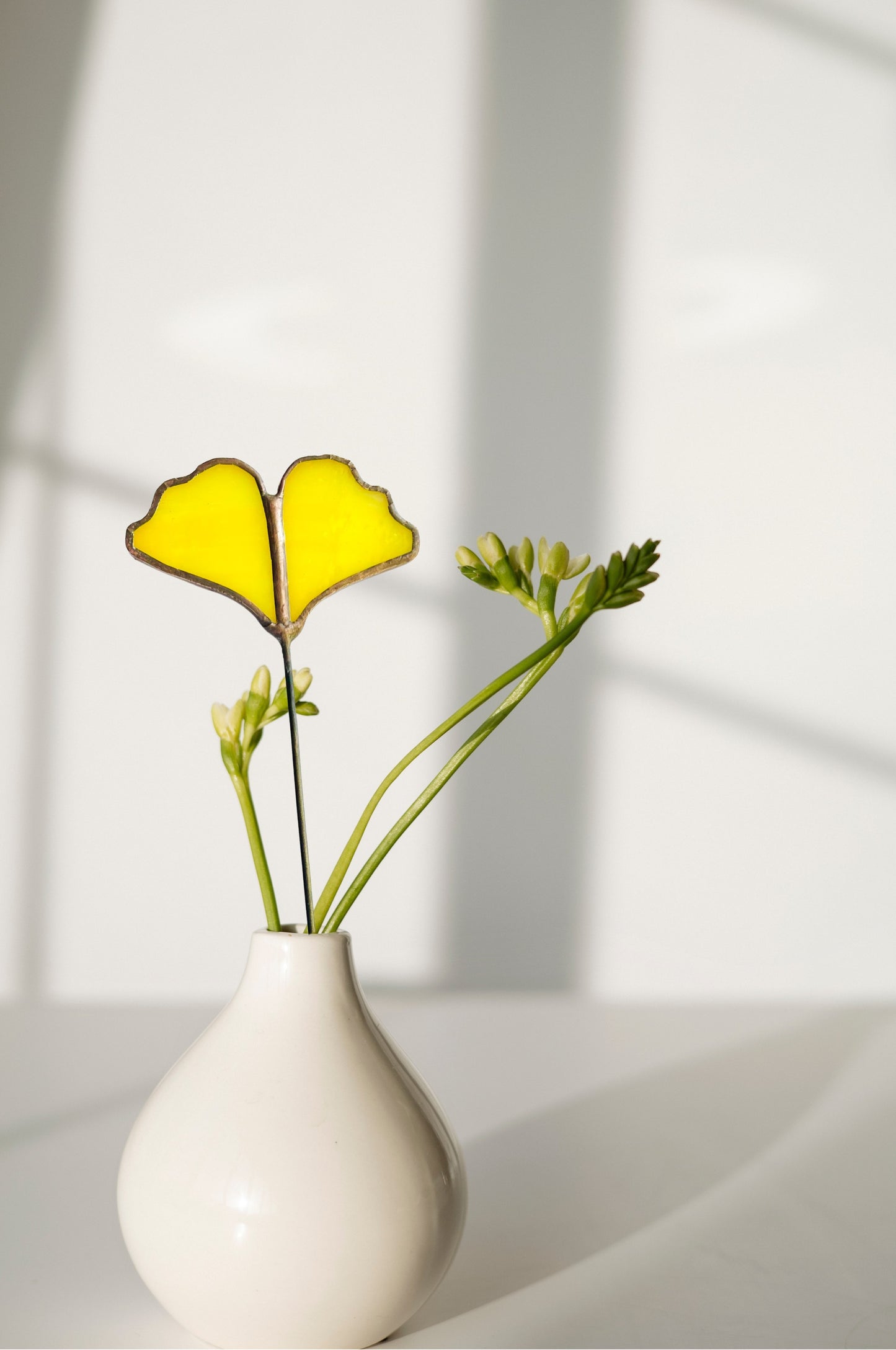 Handmade Stained Glass Ginkgo Leaf Plant Stakes – Modern Botanical Decor for Pots, Terrariums & Succulent Arrangements - Samara Designs Studio