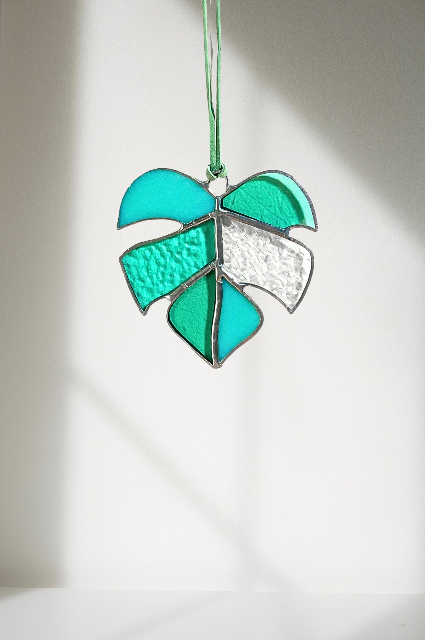 Mini Monstera Glass Sun Catcher - Samara Designs Studio