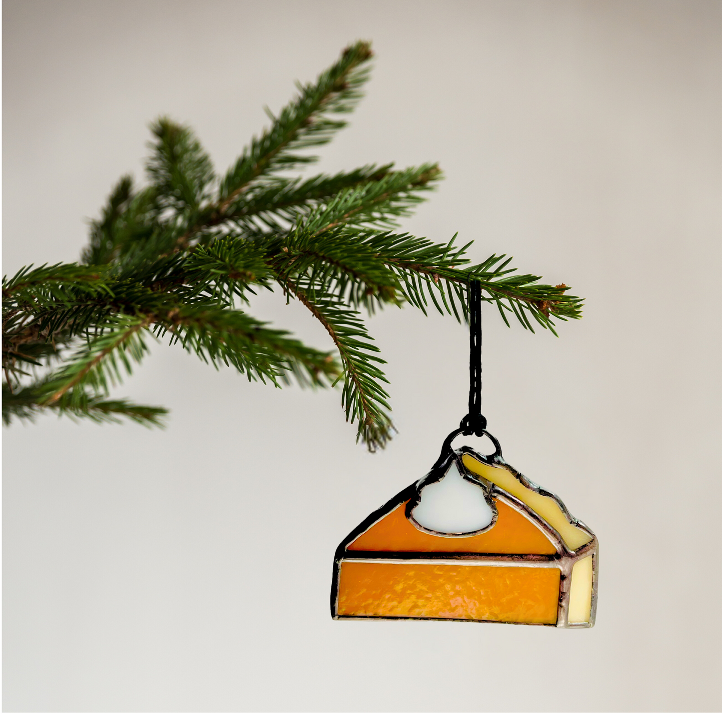 Stained Glass Dessert Gift Set – Strawberry Cake & Pumpkin Pie Ornaments, Thanksgiving Hostess Gift