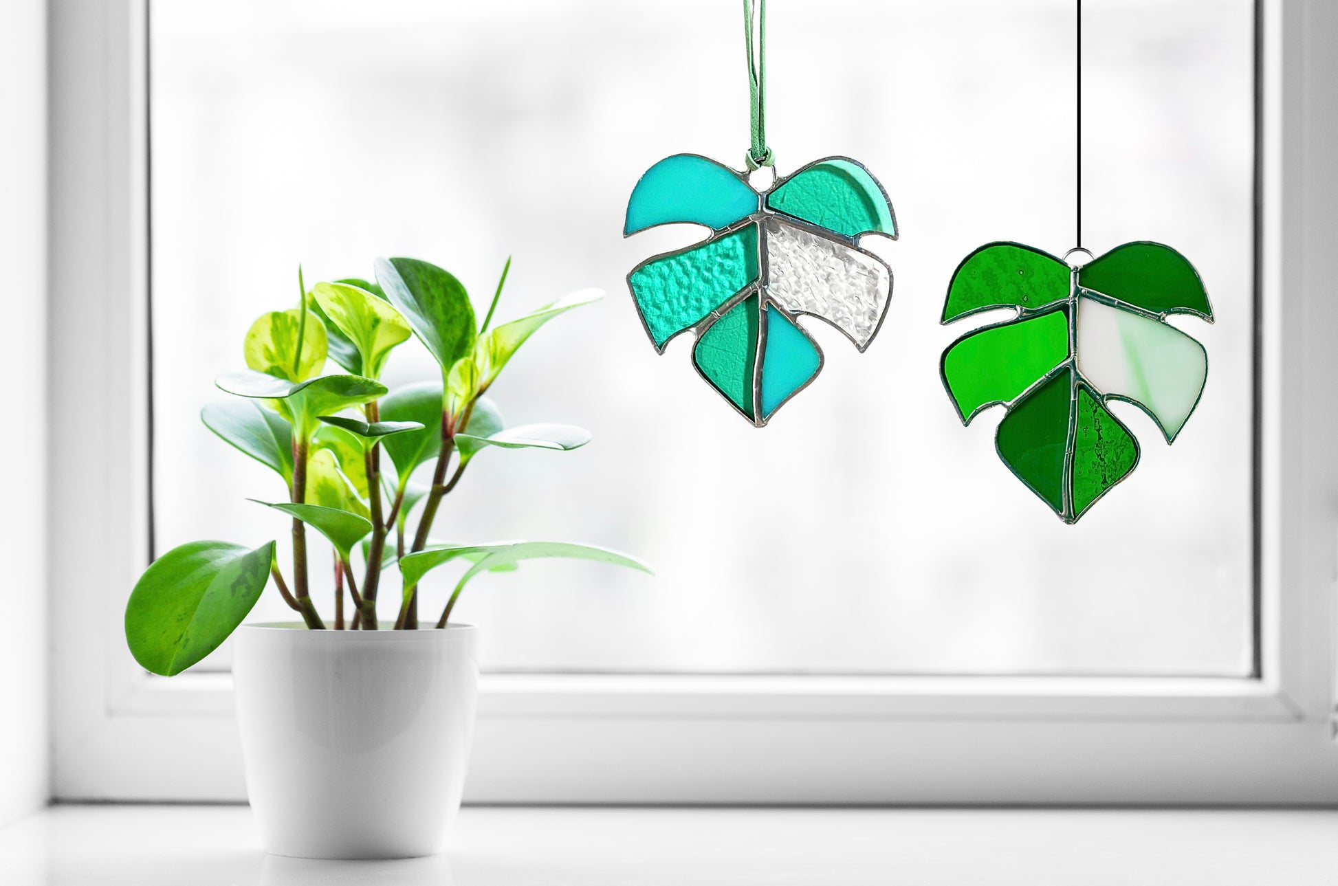 Mini Monstera Glass Sun Catcher - Samara Designs Studio