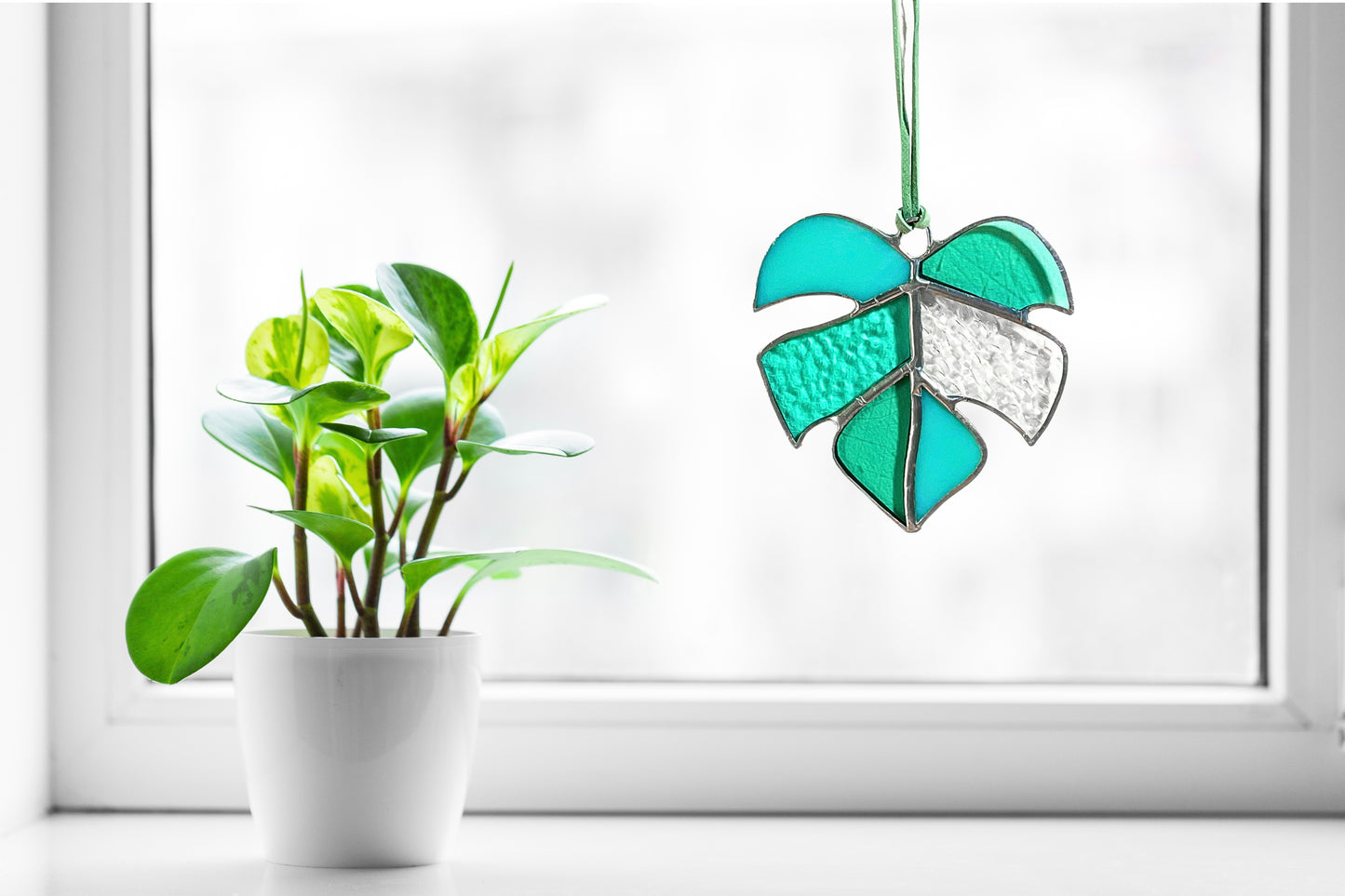Mini Monstera Glass Sun Catcher - Samara Designs Studio